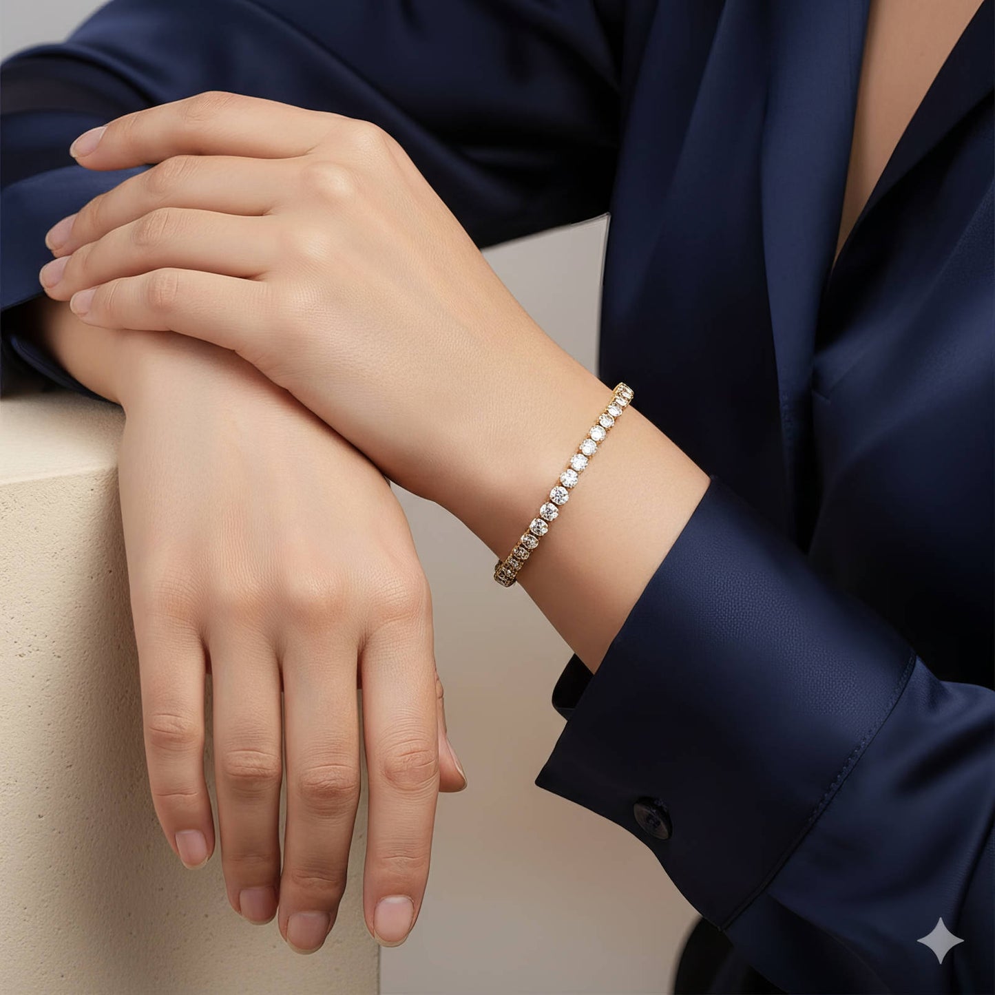 Klassieke tennis armband (16+5cm) met cubic zirkonia in 18K verguld roestvrij staal. Waterproof en hypoallergeen. DAUW JUWELEN.