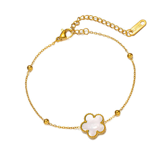 Fijne bloemen armband (17.5+5cm) in 18K verguld roestvrij staal. Waterproof en hypoallergeen. Shop bij DAUW JUWELEN.