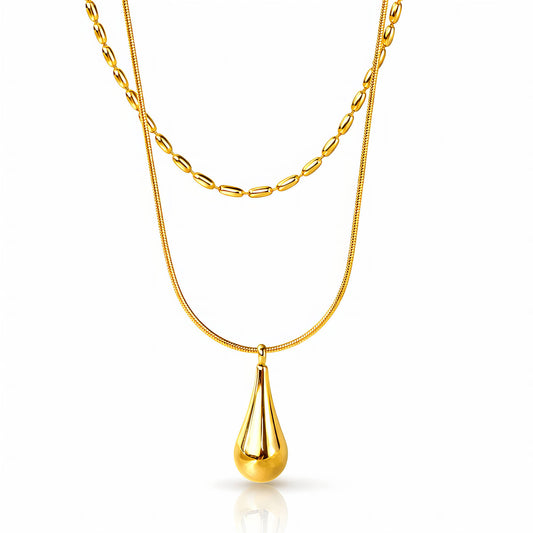 Stijlvolle ketting met rechthoekige hanger (1.4x0.6cm) in 18K verguld staal. Verstelbaar, waterproof en hypoallergeen. DAUW JUWELEN.